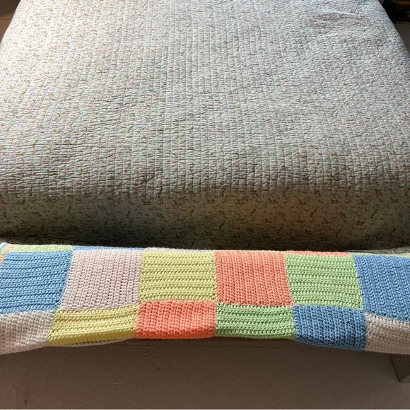 Beautiful handmade crochet square patch nursery throw lap blanket - Picture 7 of 7